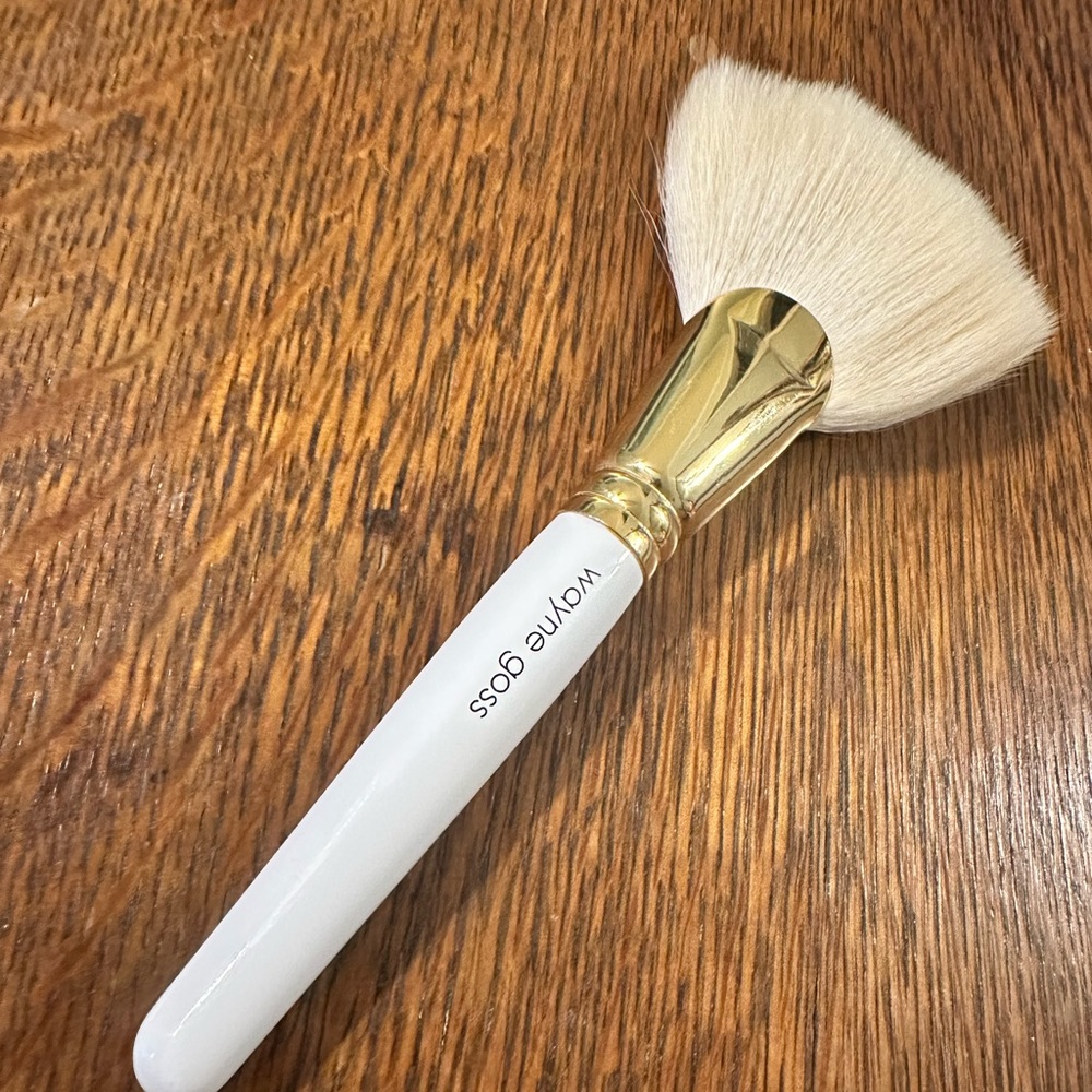 Wayne Goss Holiday Fan Brush